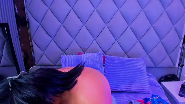 venusowen  online show from October 2025 01:23:01 PM