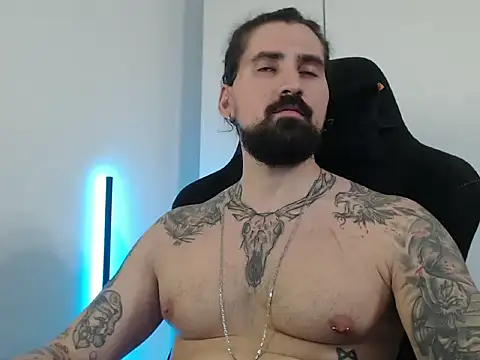 MateoHunk online show from October 2025 06:01:01 PM