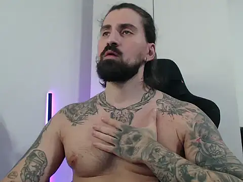 MateoHunk online show from November 2025 05:56:02 PM