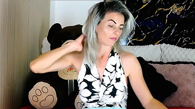 Snapshot of Aly_girl1 chatting on August 2026 01:05:01 PM Aly girl1 online show from August 2026 01:05:01 PM