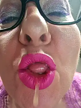 Genoveva73sexy online show from December 2024 02:41:02 PM