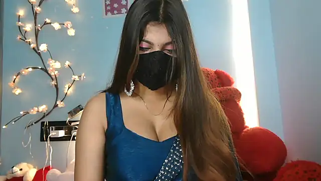 Reena Singh53 online show from December 2025 02:02:02 PM