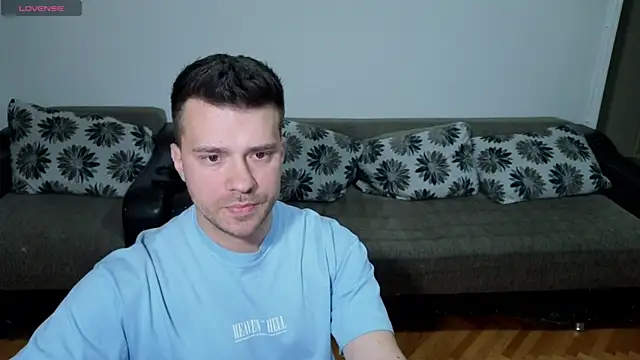 JohnnyStepBro online show from April 2026 07:07:02 PM