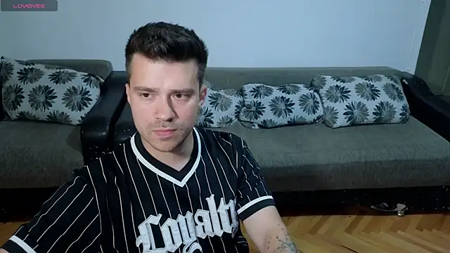 JohnnyStepBro online show from June 2026 08:22:01 PM