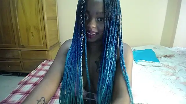 Snapshot of _Zooee chatting on February 2025 01:44:02 PM Zooee online show from February 2025 01:44:02 PM