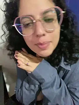 Snapshot of babyluna939 chatting on March 2025 11:44:02 PM babyluna939 online show from March 2025 11:44:02 PM