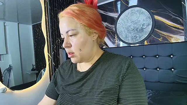 Bruja  Scarlata online show from September 2025 10:07:01 AM