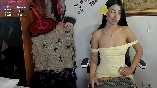 Wendy Marchall online show from October 2025 07:07:02 PM