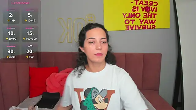 Linda Insatiable online show from November 2025 01:37:01 AM