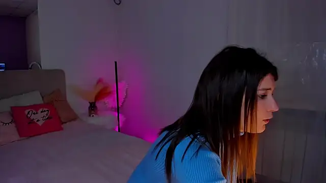 Laura Leee online show from February 2025 09:26:02 AM