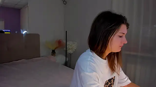 Laura Leee online show from March 2025 06:32:01 AM