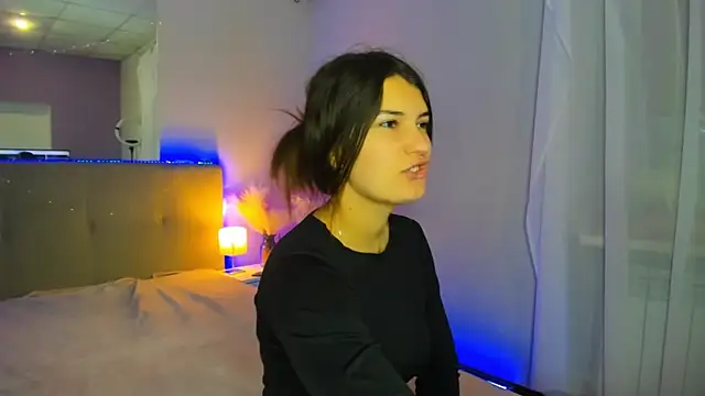 Laura Leee online show from November 2025 05:51:01 AM