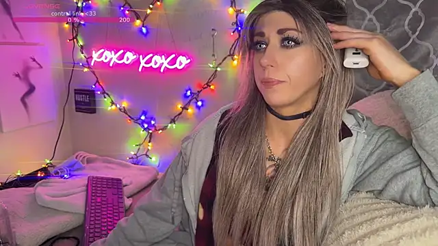 VeronicaRonnieTaylor online show from December 2025 09:32:01 PM