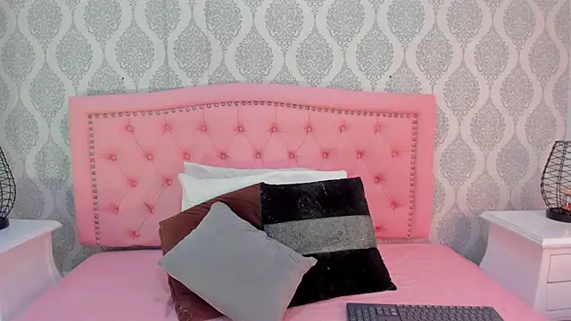 martina rivera  online show from October 2025 12:12:02 PM