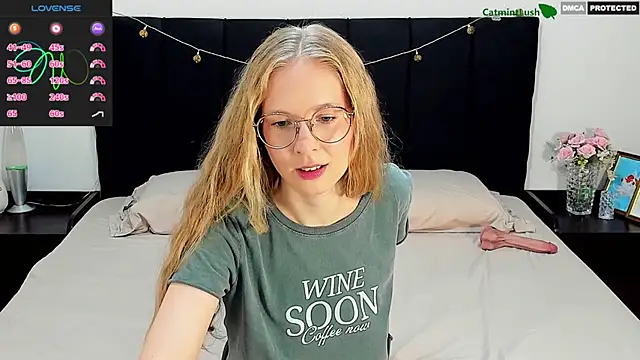 Snapshot of CatmintLush chatting on May 2026 11:44:02 PM CatmintLush online show from May 2026 11:44:02 PM