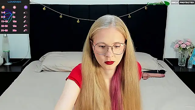 Snapshot of CatmintLush chatting on May 2026 11:32:01 PM CatmintLush online show from May 2026 11:32:01 PM