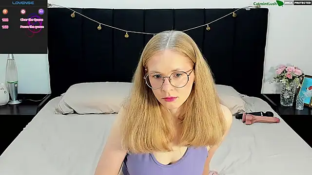 Snapshot of CatmintLush chatting on May 2026 11:46:01 PM CatmintLush online show from May 2026 11:46:01 PM