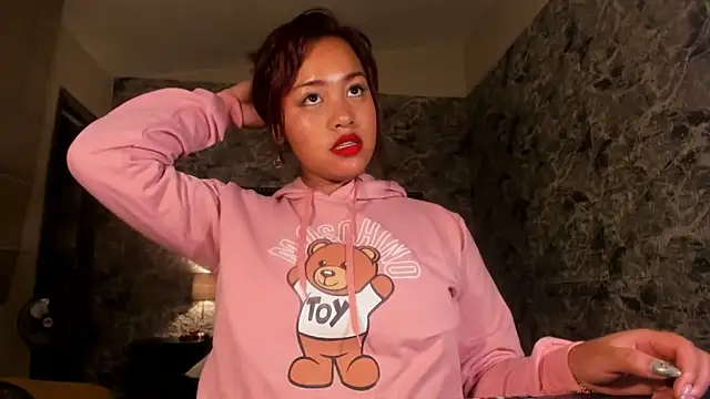 Estrella05  online show from December 2024 05:31:01 AM