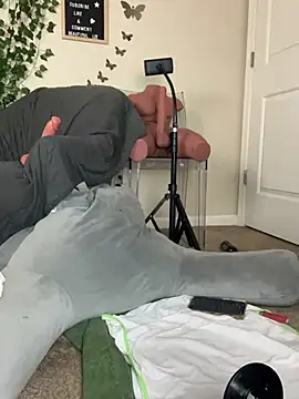 Snapshot of butterflybootyy chatting on December 2024 07:29:02 AM butterflybootyy online show from December 2024 07:29:02 AM