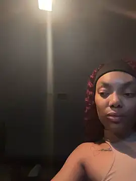 Snapshot of butterflybootyy chatting on December 2024 03:47:02 AM butterflybootyy online show from December 2024 03:47:02 AM