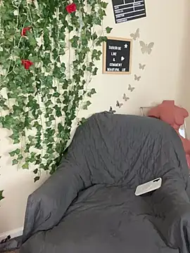 Snapshot of butterflybootyy chatting on February 2025 05:20:02 AM butterflybootyy online show from February 2025 05:20:02 AM