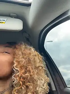 Snapshot of butterflybootyy chatting on March 2025 06:29:01 PM butterflybootyy online show from March 2025 06:29:01 PM