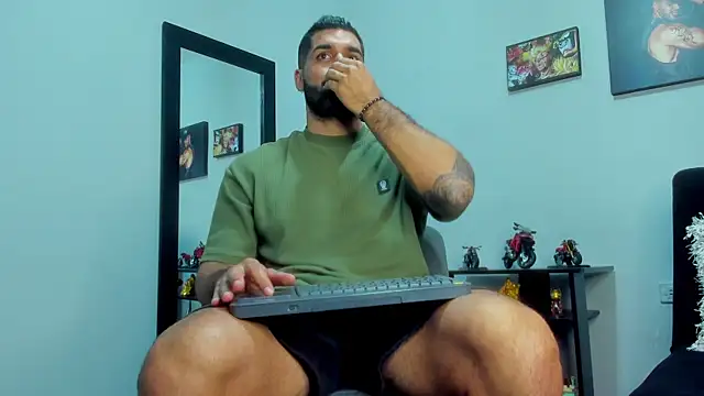 SamirHazard97 online show from January 2025 01:56:01 AM