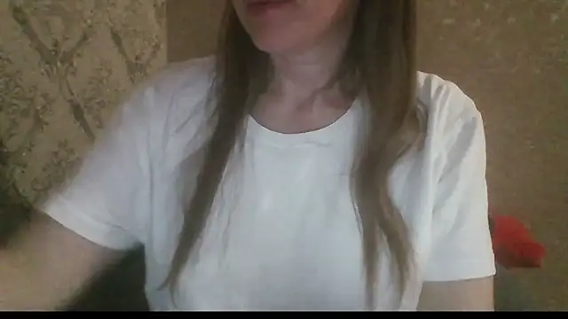 Snapshot of Sladkiegubki chatting on December 2025 09:53:01 PM Sladkiegubki online show from December 2025 09:53:01 PM