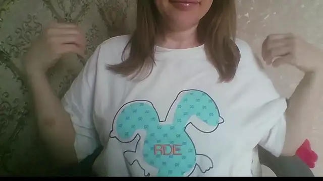 Snapshot of Sladkiegubki chatting on March 2026 08:31:01 AM Sladkiegubki online show from March 2026 08:31:01 AM