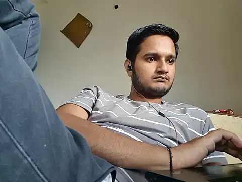 Jonrobinso online show from October 2025 05:11:02 AM