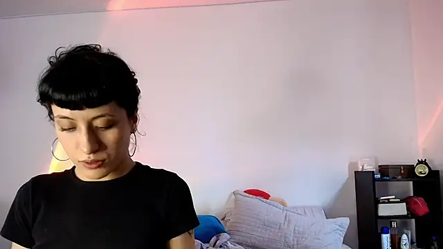 Snapshot of anika_lowen02 chatting on February 2025 03:30:02 PM anika lowen02 online show from February 2025 03:30:02 PM