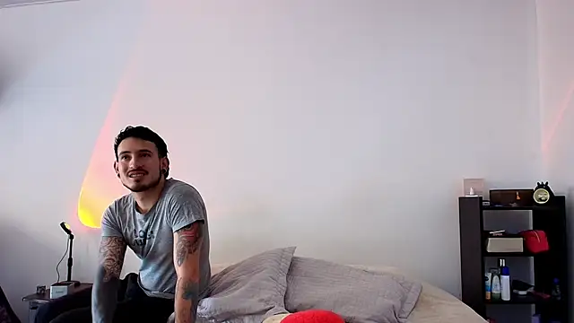 Snapshot of anika_lowen02 chatting on February 2025 03:37:02 PM anika lowen02 online show from February 2025 03:37:02 PM