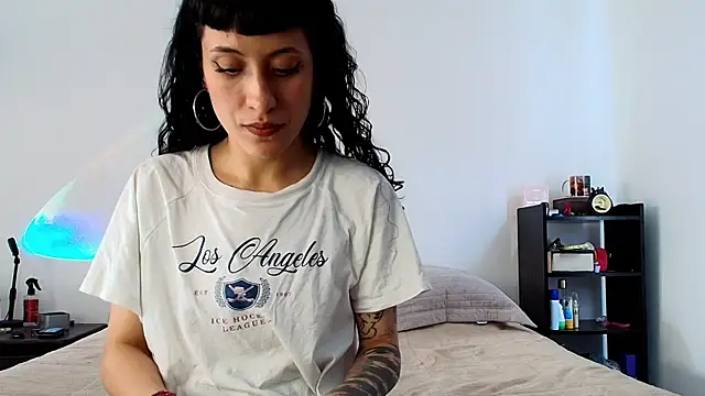 Snapshot of anika_lowen02 chatting on March 2025 05:29:02 PM anika lowen02 online show from March 2025 05:29:02 PM