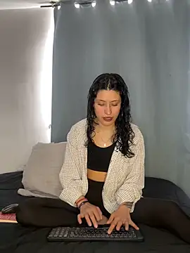 Snapshot of anika_lowen02 chatting on October 2025 04:06:02 PM anika lowen02 online show from October 2025 04:06:02 PM