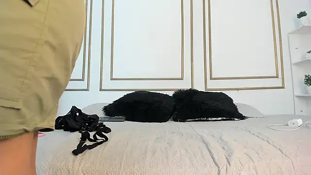 miranda villa online show from December 2025 12:21:01 PM