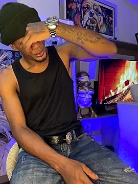 AaronCruz  online show from October 2025 04:54:01 AM