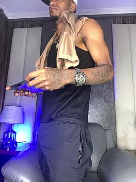 AaronCruz  online show from January 2026 07:50:02 PM