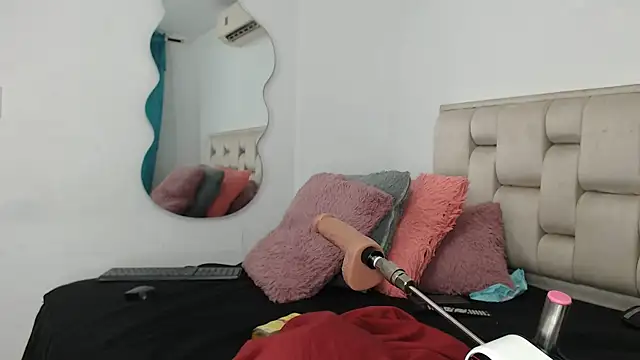 Roxy-Smith online show from October 2025 12:22:02 AM