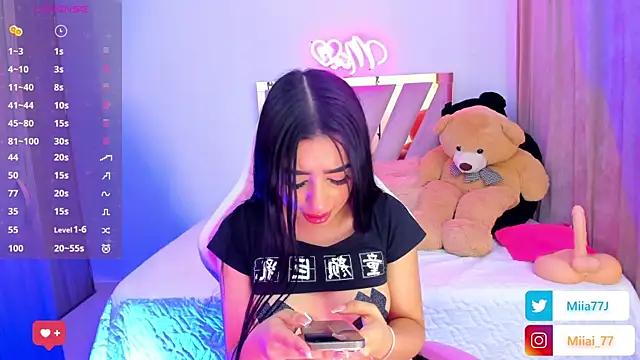 Snapshot of Miia77_ chatting on September 2025 02:13:02 AM Miia77 online show from September 2025 02:13:02 AM