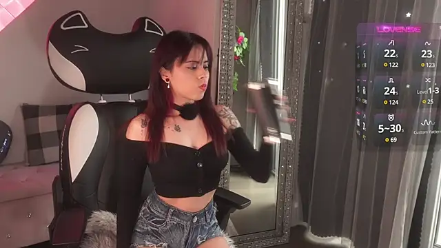 Mysticxkitty online show from February 2025 04:41:02 PM