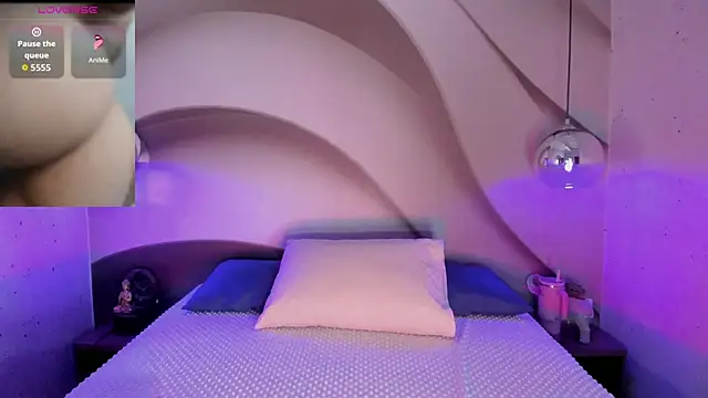 LottiCarter online show from April 2026 08:09:01 PM