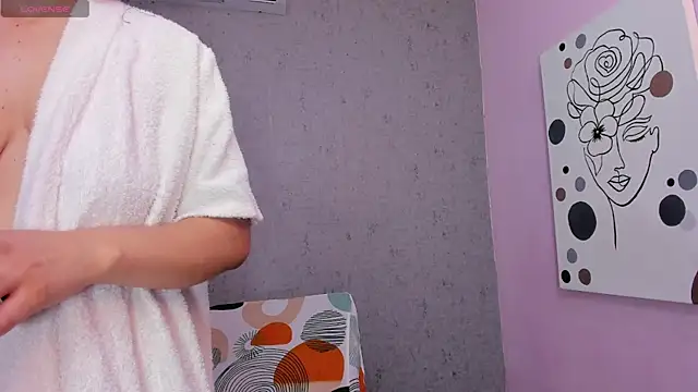 Tiffany mendez online show from October 2025 12:14:01 PM