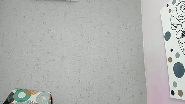 Tiffany mendez online show from October 2025 12:05:02 PM