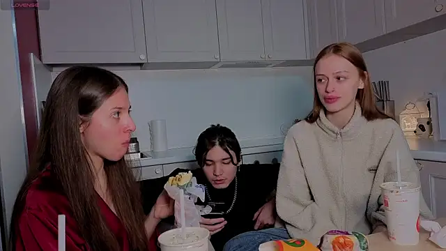 fcjuicy pussy online show from December 2025 07:37:01 AM