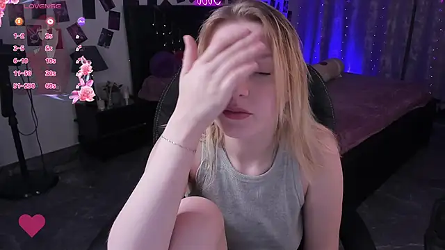 KarambaMoon online show from March 2025 08:43:01 PM