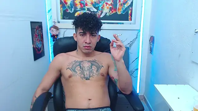 targuerian22 online show from November 2025 12:43:01 AM