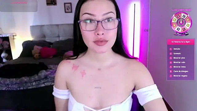 Snapshot of Emilyswan04 chatting on October 2025 09:56:01 PM Emilyswan04 online show from October 2025 09:56:01 PM