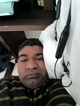 Snapshot of Gururonny07 chatting on December 2024 02:53:01 AM Gururonny07 online show from December 2024 02:53:01 AM