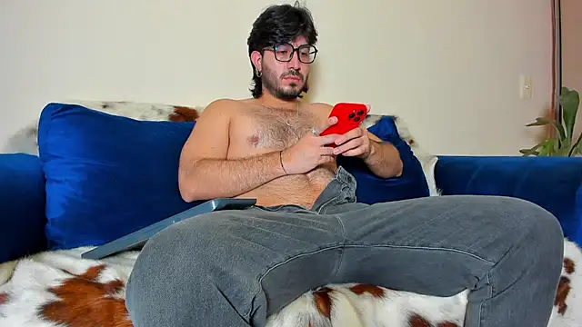 Snapshot of Ackerman_Eren_ chatting on January 2025 05:58:02 PM Ackerman Eren online show from January 2025 05:58:02 PM