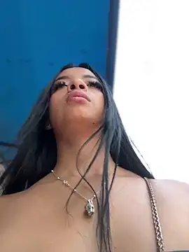 Laura fernandezII online show from February 2025 03:06:01 PM